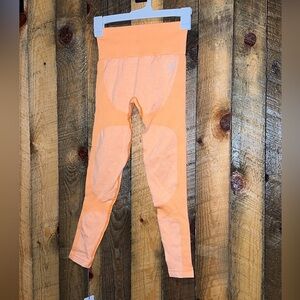NWT Doyoueven Leggings